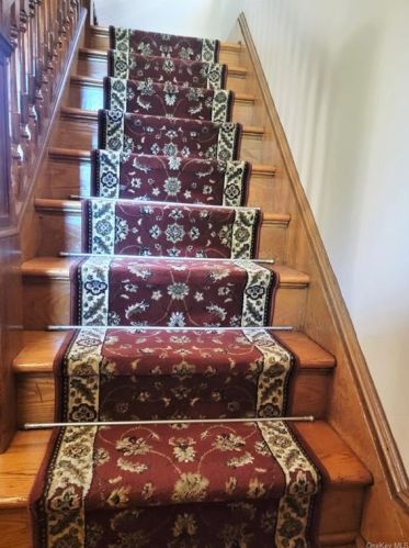 37 Grand Ave, Poughkeepsie NY 12603-4403 exterior