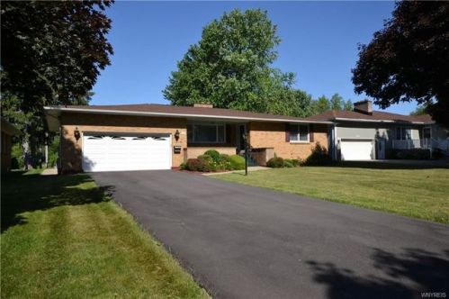 116 Caesar Blvd, Buffalo, NY 14221-5904
