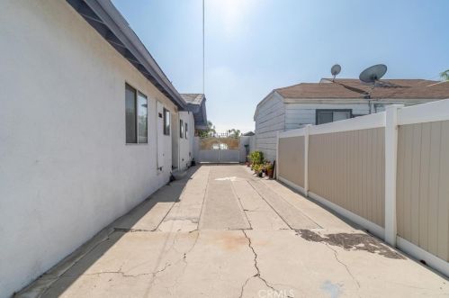 915 Orange Grv Ave, Colton CA  92324-2638 exterior