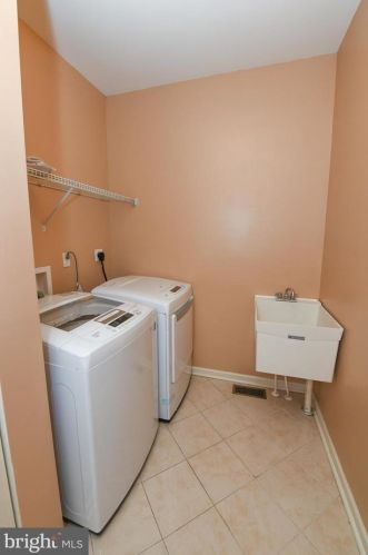 42 Putter Ln, Pottstown PA  19464-7801 exterior