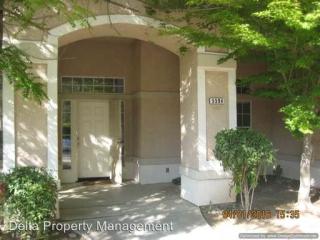 5594 Bluff Ave, Fresno CA  93722-2318 exterior