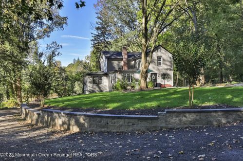 961 Front St, Tinton Falls NJ  07701-5615 exterior