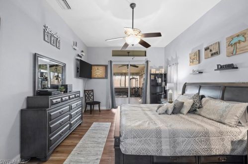 201 4th Pl, Cape Coral FL  33990-1042 exterior