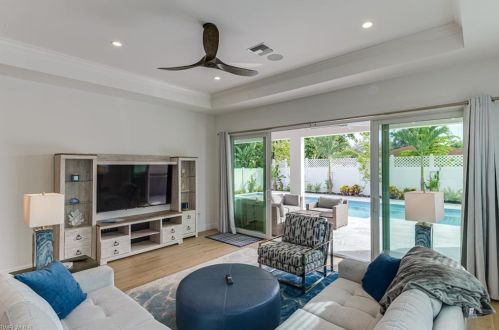 788 104th Ave, Naples FL  34108-3230 exterior