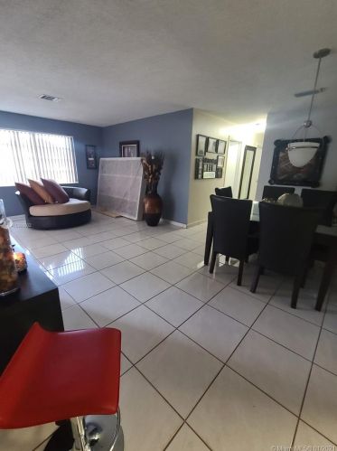 3100 103rd Ct, Miami, FL 33165-2841