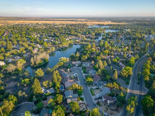 90 Elderberry Ct, Chico CA  95928-4025 exterior