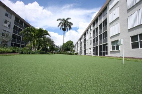 2000 Federal Hwy, Boynton Beach FL  33435-6957 exterior