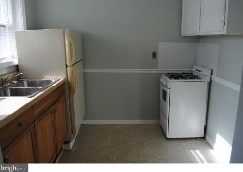 27 Washington Ave, Camden NJ  08108-3715 exterior