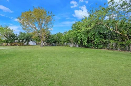 4591 26th Ave, Naples, FL 34116-7819