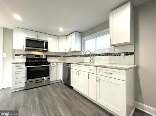 818 Philadelphia Ave, West Deptford NJ  08063-1335 exterior