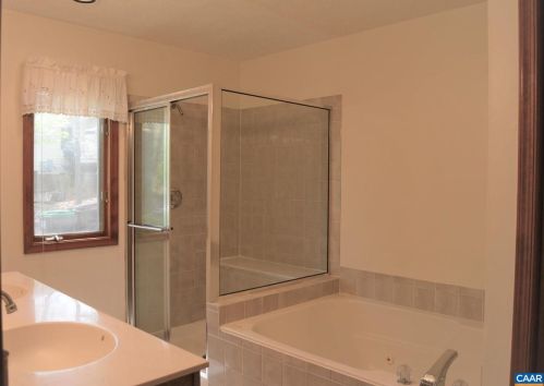 61 Ponderosa Ln, Bybee VA  22963-2405 exterior