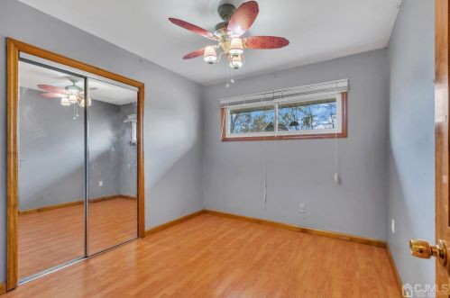4 Charles Ter, Piscataway NJ  08854-5320 exterior