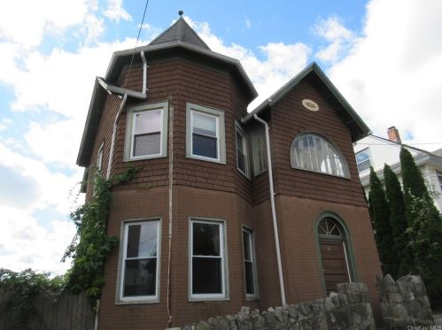 11 Schneider Ave, Highland Falls, NY 10928-1908
