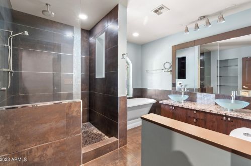 7039 Mcdonald Dr, Scottsdale AZ 85253-5406 exterior