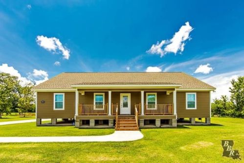 707 Terre Haute Pl, Houma, LA 70364-1154