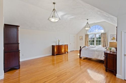 8 Logan Dr, Lincoln RI  02865-1349 exterior