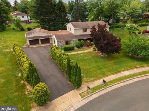 850 Cardinal Ln, Huntingdon Valley, PA 19006-2112
