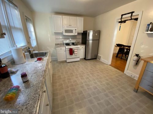 54 Linden Ln, Princeton NJ  08540-3828 exterior