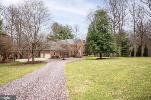 281 Golden Woods Ct, Great Falls VA  22066-4152 exterior