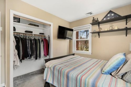 106 Halyan Rd, Yorktown Hgts NY  10598-4304 exterior