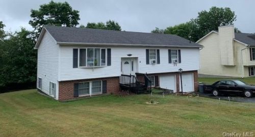 15 Cooke Ln, Monticello NY  12701-7112 exterior