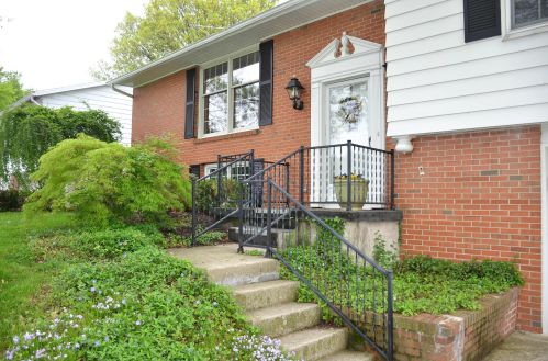 812 Hickory Dr, Marysville, OH 43040-1362