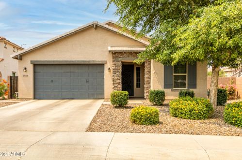 1949 Stacey Rd, Gilbert, AZ 85298-7457