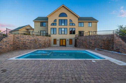 23052 Illahee Dr, Alpine, CA 91901-5416