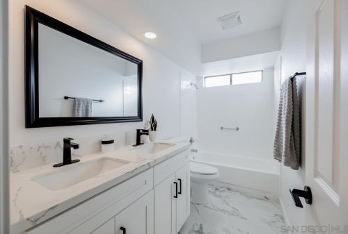 3775 Carnegie Dr, Oceanside CA  92056-6321 exterior