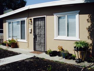 3830 65th St, Sacramento, CA 95820-2033