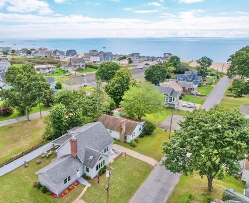 56 Columbus Ave, Lyme, CT 06371-2418