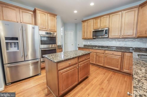 7963 Almeda Ct, Lorton, VA 22079-2363