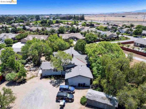 486 Quail Glen Dr, Oakley CA  94561-3942 exterior