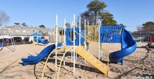 12 Storm Dr, Holtsville NY  11742-1905 exterior