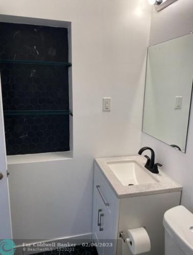 254 9th St, Dania Beach FL  33004-4439 exterior