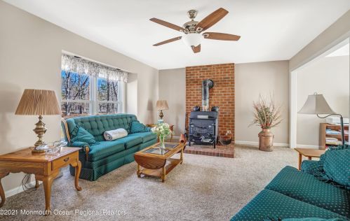 1068 Toms River Rd, Jackson Twp NJ  08527-5240 exterior