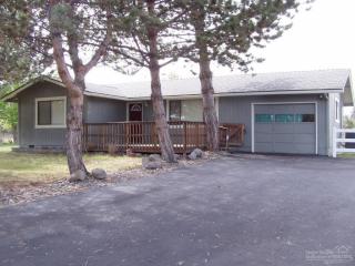 63549 Vogt Rd, Bend OR  97701-8210 exterior