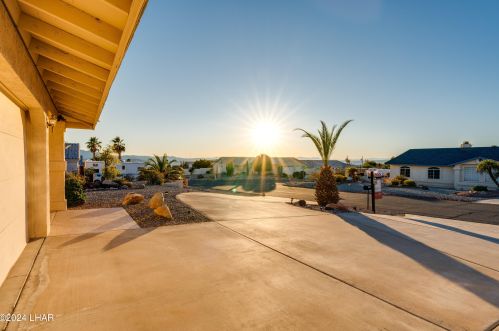 3886 Whaler Dr, Lake Havasu City AZ  86406-4302 exterior
