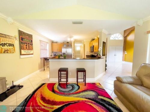 2937 179 Ave, Hollywood FL 33029-1602 exterior