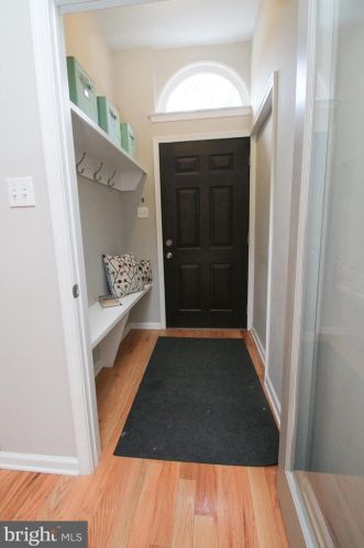 905 5th St, Philadelphia, PA 19147-4107