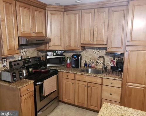 128 Bergen St, Gloucester NJ  08031-2702 exterior