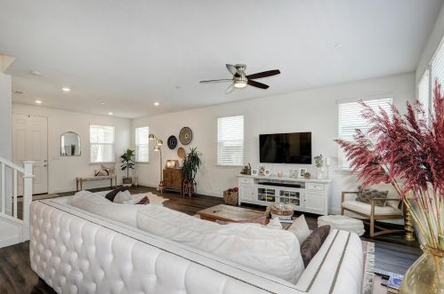 9979 Asilomar Ln, Elk Grove CA  95757-2549 exterior