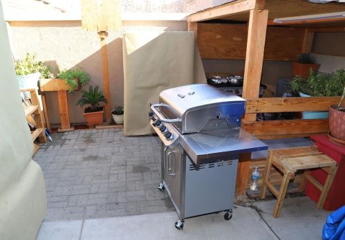 4049 Dale Rd, Modesto CA  95356-8000 exterior