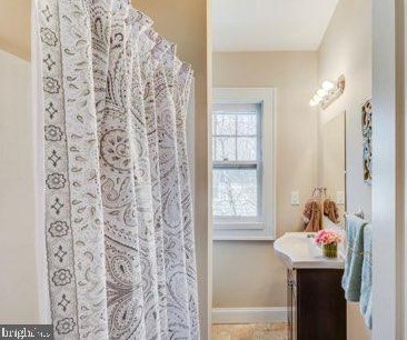 221 Kings Hwy, Camden NJ  08106-1616 exterior