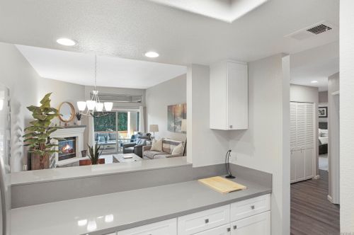 2876 Andover Ave, Carlsbad CA  92010-7004 exterior