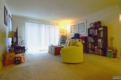 936 Juniper Way, Mahwah NJ  07430-3467 exterior