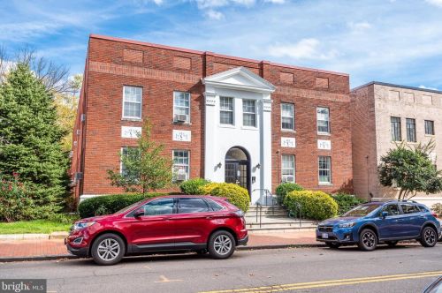 1711 35th St, Washington, DC 20007-2306