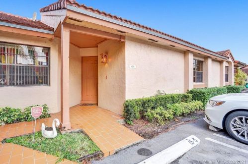 6276 170th Ter, Hialeah, FL 33015-4657