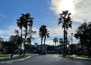 1963 Ivanhoe St, Gilbert, AZ 85295-5163