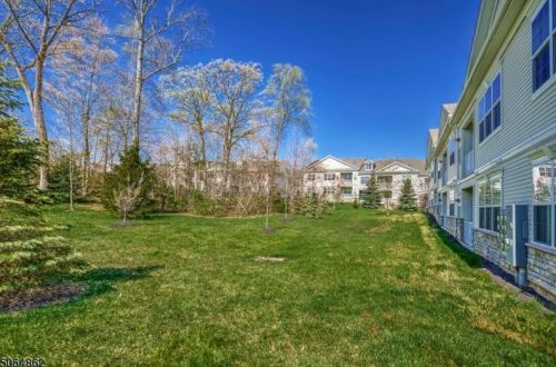 805 Brook Hollow Dr, Whippany NJ  07981 exterior